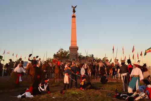 В честь этой знаменательной битвы на главной улице города Лас-Пьедрас (Уругвай) был установлен обелиск...