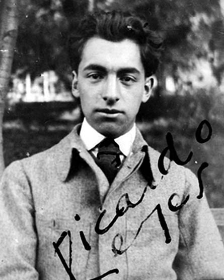 Пабло Неруда в молодости (1916 г.)